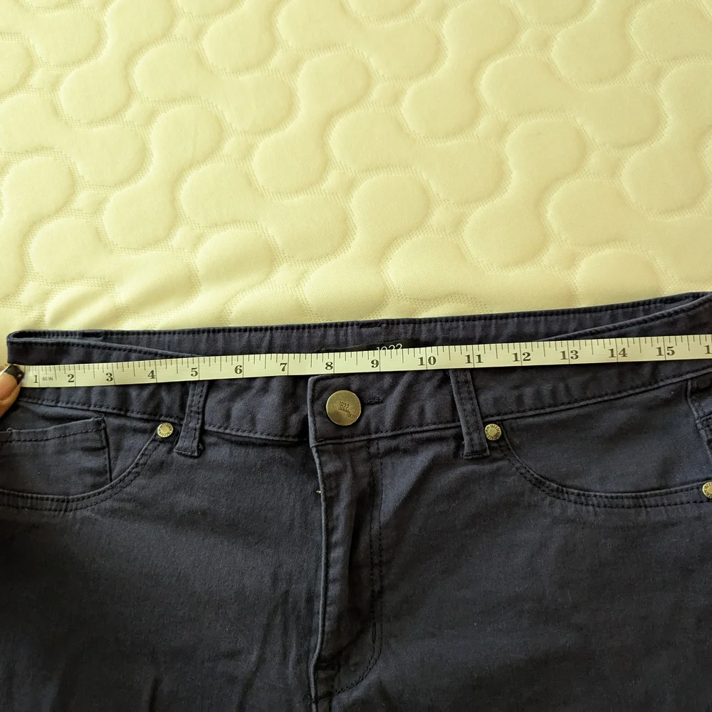 Women's Dark Gray Shorts Sz 12 - Picture 8 of 8